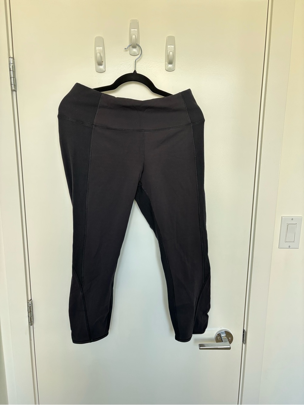 Lululemon Black High-Waist Crop Tights Size 12